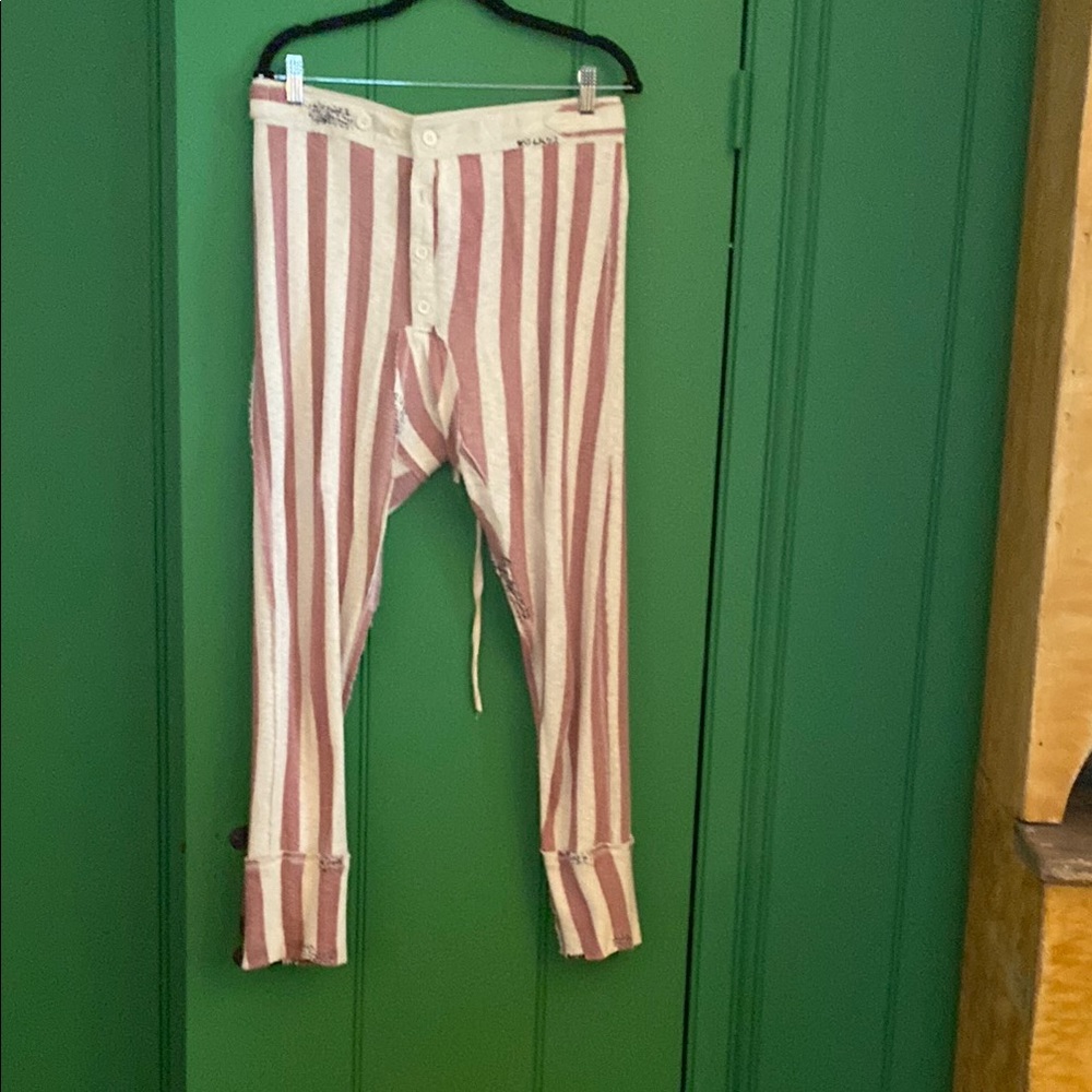 Red and White Magnolia Pearl whistle stop underjohns